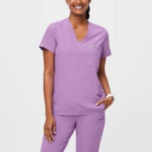 FIGS Lilac scrub set